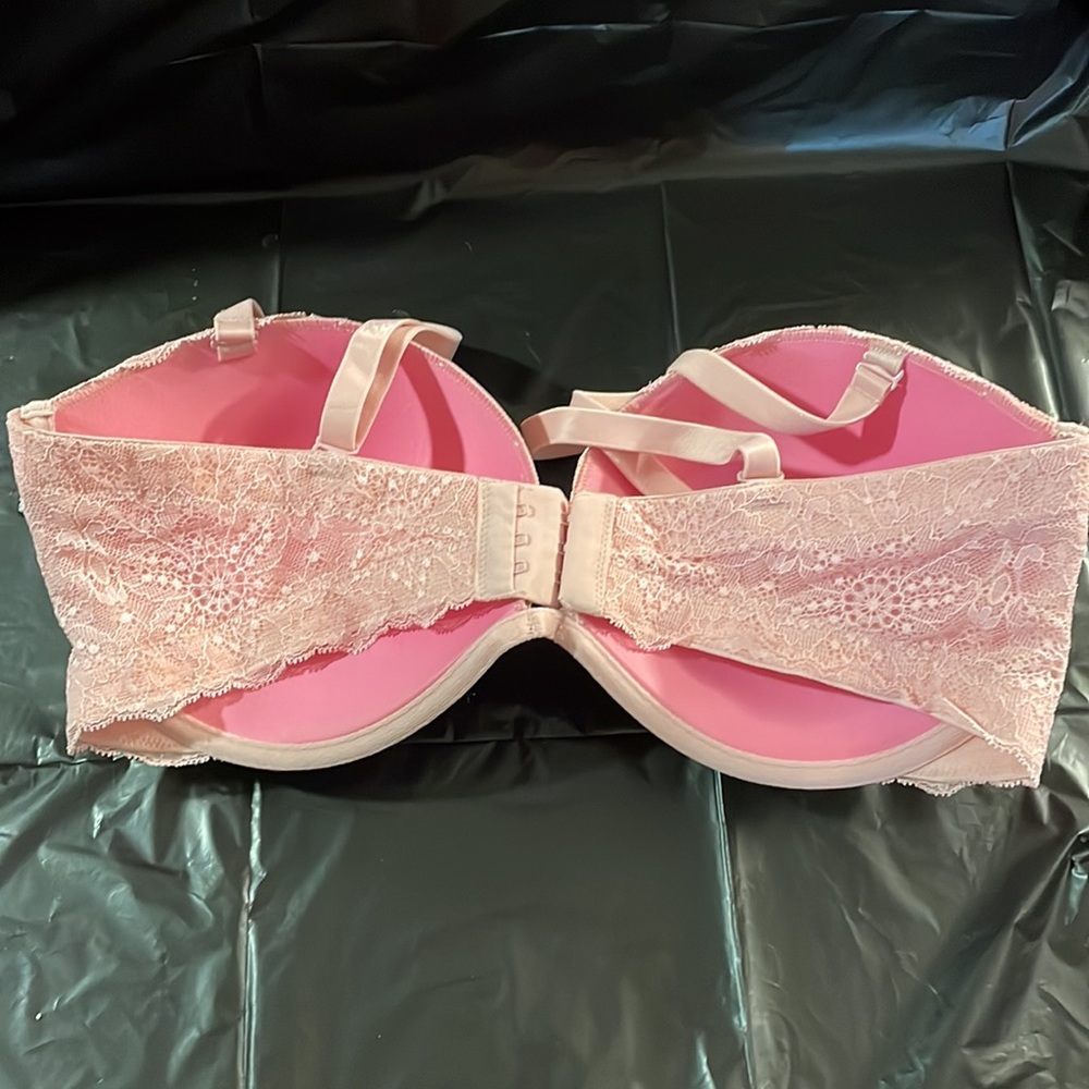 Pink bra - Picture 2 of 4